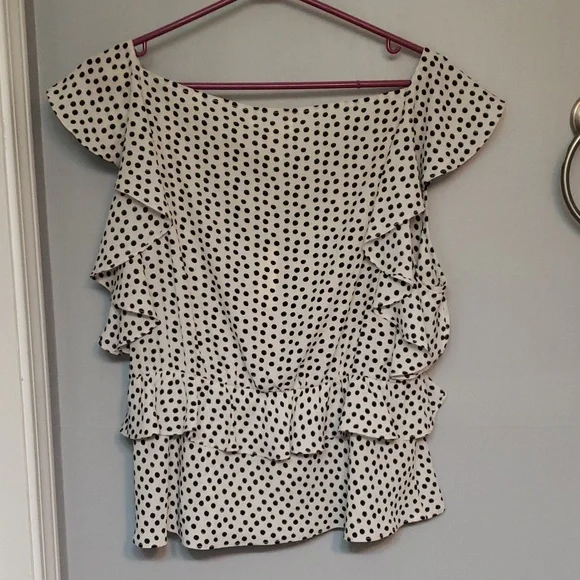 Top - Picture 2 of 4